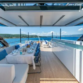 Sundeck Dining & Bar