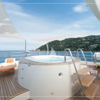 ARTHUR'S WAY - Sundeck