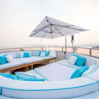 ARTHUR'S WAY - Sundeck