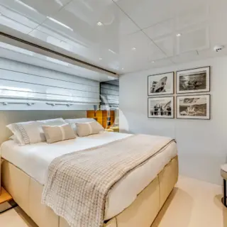 VIP Queen Cabin