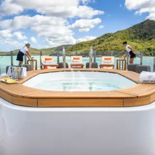 JACUZZI