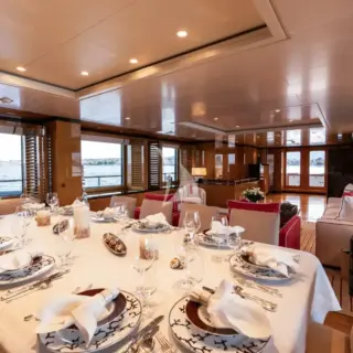 MAIN DECK DINING