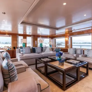 UPPER DECK LOUNGE