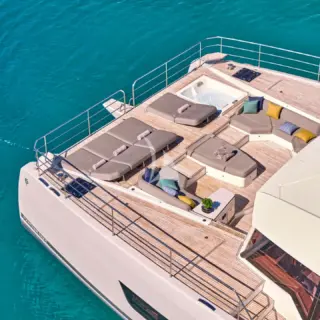 ALINA - Foredeck with jacuzzi and sunbathing pads