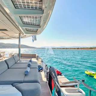 ALINA - Aft cockpit sofa (Sistership) 