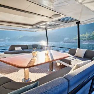 CHRISTAL MIO 80 - Flybridge dinner table (Sistership)