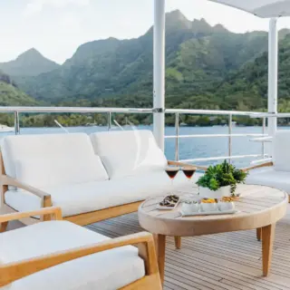 Bridge deck aft