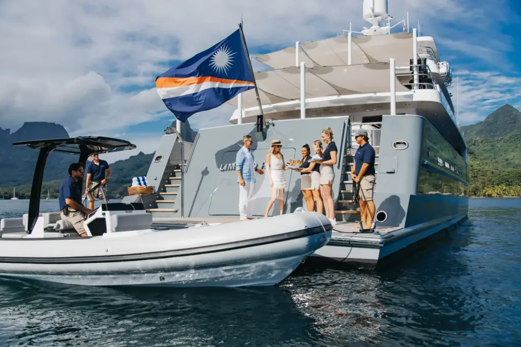 LIMITED RISKS - Image 3