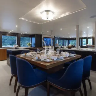 Main deck dining