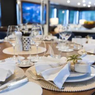 Main deck dining