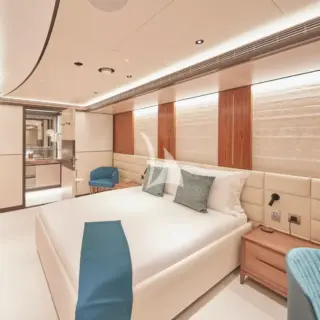Port aft guest cabin