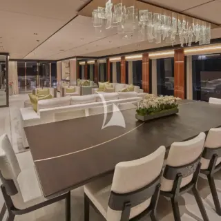 Main deck dining
