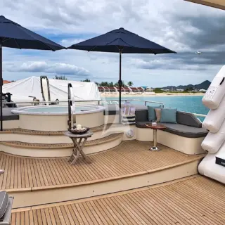 Sundeck Jacuzzi