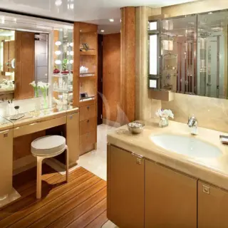Hers bathroom