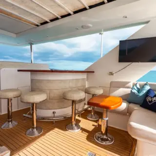 BRANDI WINE - Flybridge Wet Bar (Seats 4 + 3)