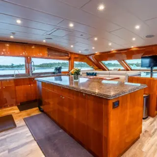 BRANDI WINE - Galley