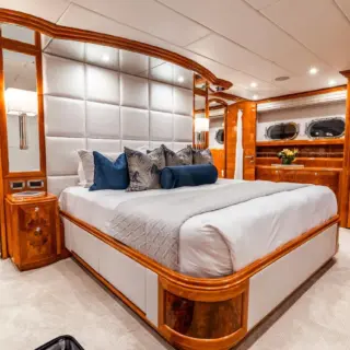 BRANDI WINE - King Primary Stateroom