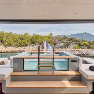 Sundeck Jacuzzi
