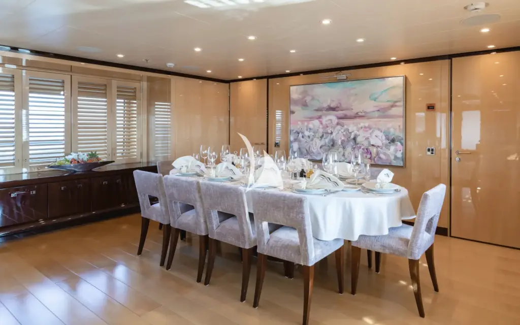 LA MIRAGE - Main deck dining room