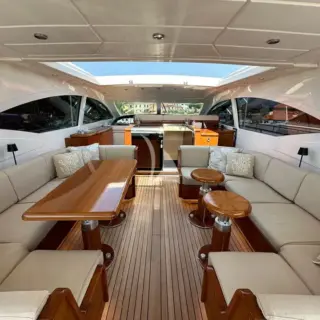 Elton II - Flybridge