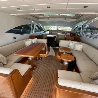Elton II - Flybridge