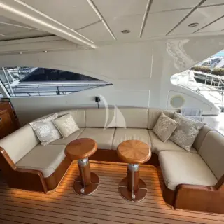 Elton II - Flybridge Seating