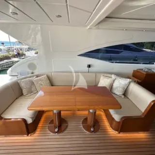 Elton II - Flybridge Seating