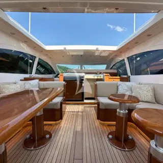 Elton II - Flybridge