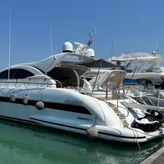 Elton II - Exterior