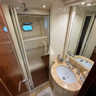Elton II - Master Bathroom