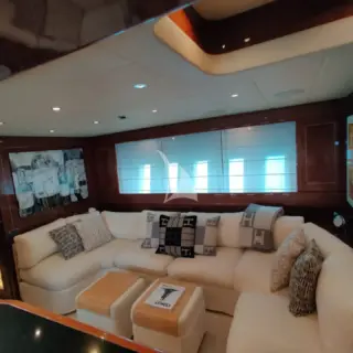 Elton II - Main Salon