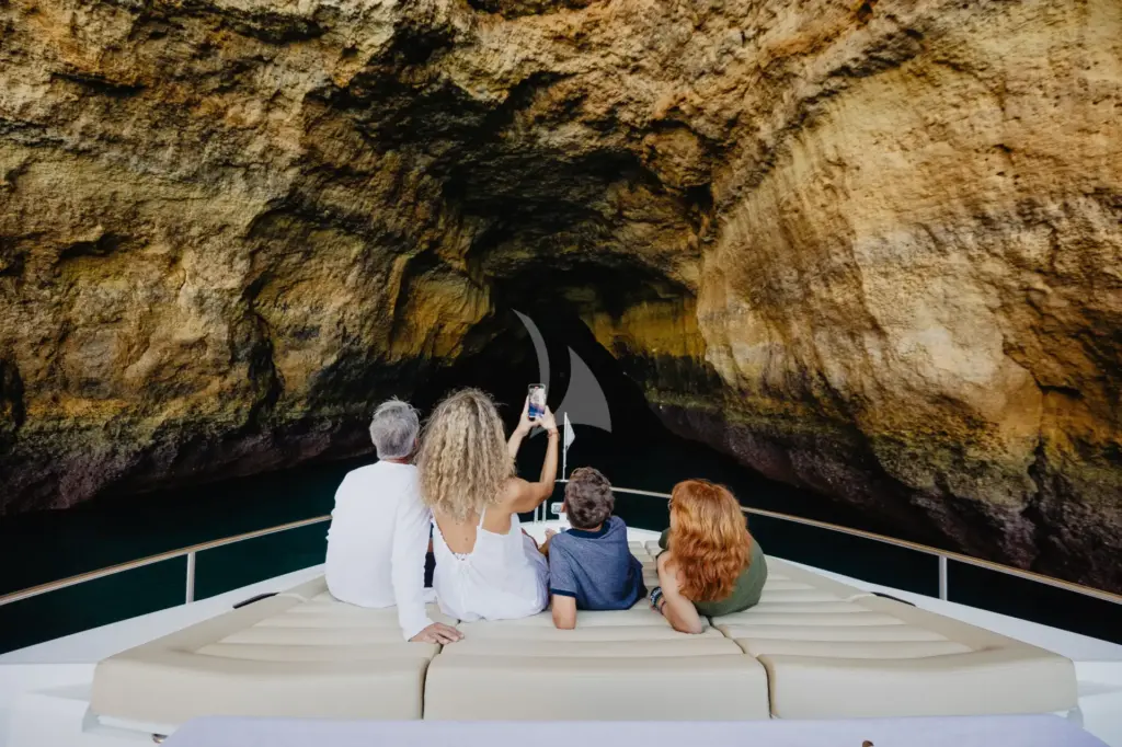 STARDUST OF MARY - Foredeck