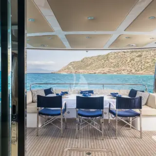 STARDUST OF MARY - Aft deck