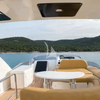 Flybridge area