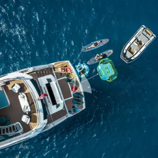 JUNIOR - Image 12