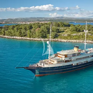 CASABLANCA  anchored side view