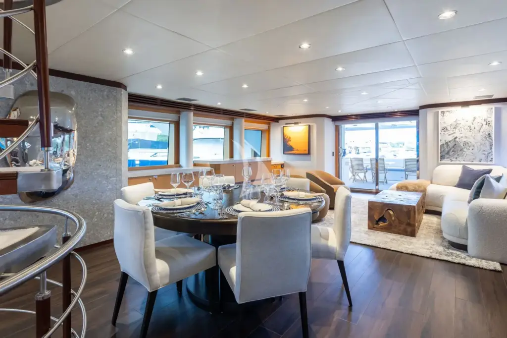 LAST CALL - Formal Dining