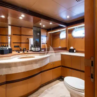 Queen Ensuite