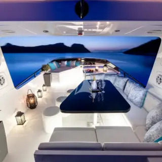 Flybridge area