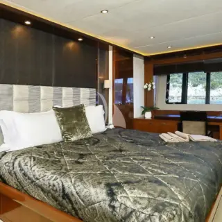 Double cabin