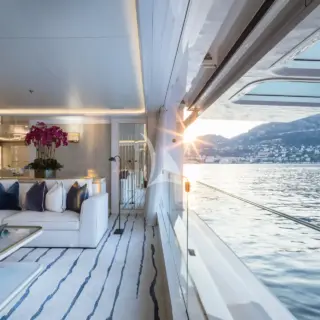Main Salon - 5m Opening Shell Door