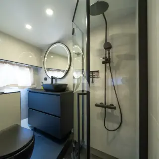 Allure E - Image 19