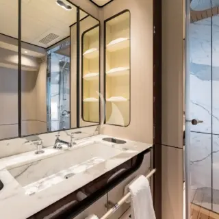 VIP guest cabin en suite