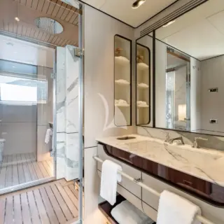 Master suite bathroom