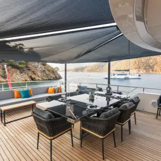 ZEEMAR - bridge deck aft