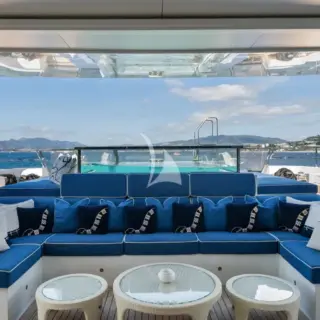 Main deck rear