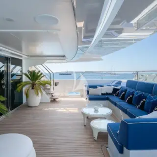 Main deck rear