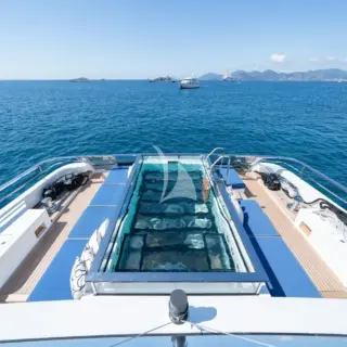 Main deck pool