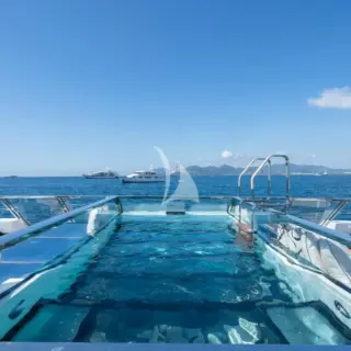Main deck pool
