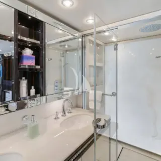 VIP stateroom bathroom Flower